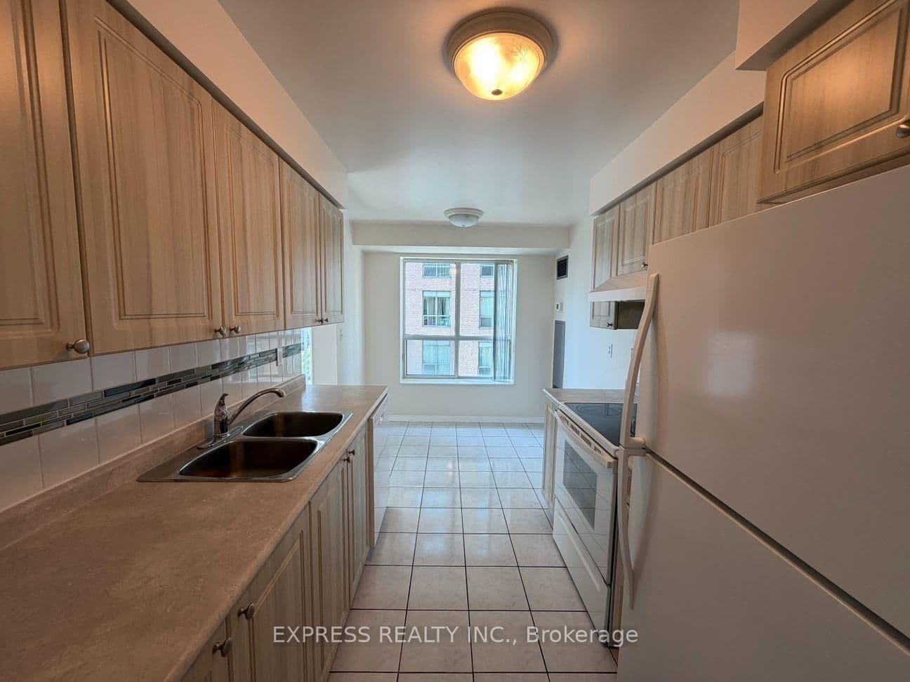 39 Pemberton Avenue, Unit PH11 thumbnail 2
