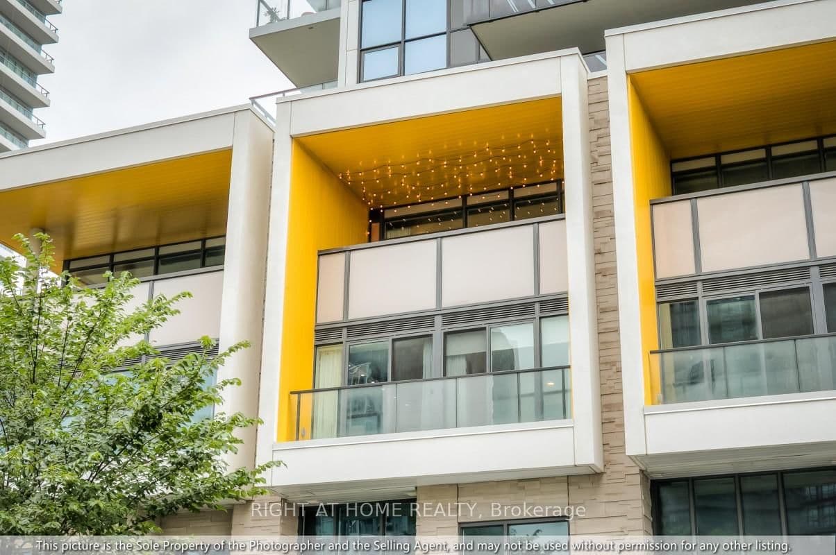 95 McMahon Drive, Unit 511