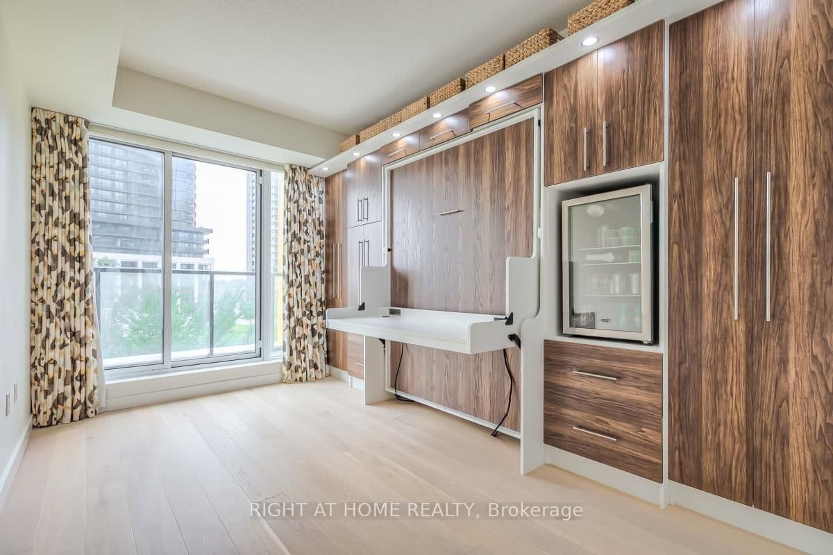 95 McMahon Drive, Unit 511 thumbnail 26