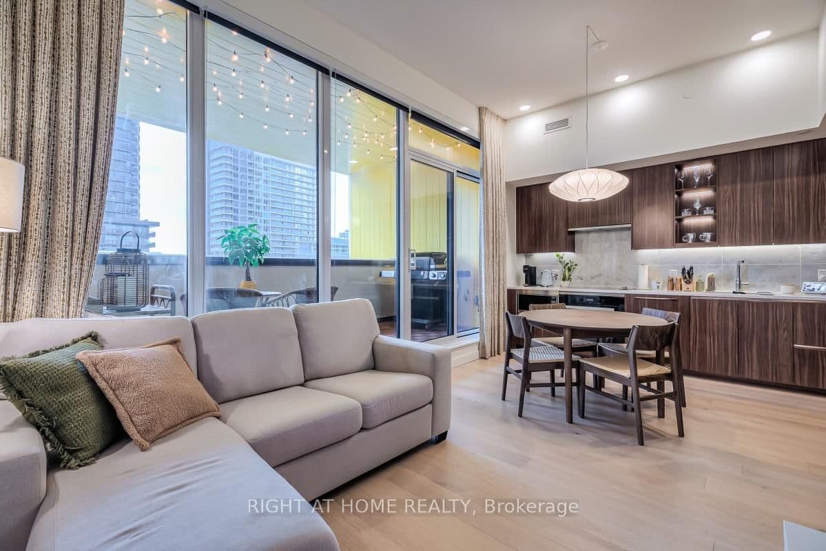 95 McMahon Drive, Unit 511 thumbnail 6