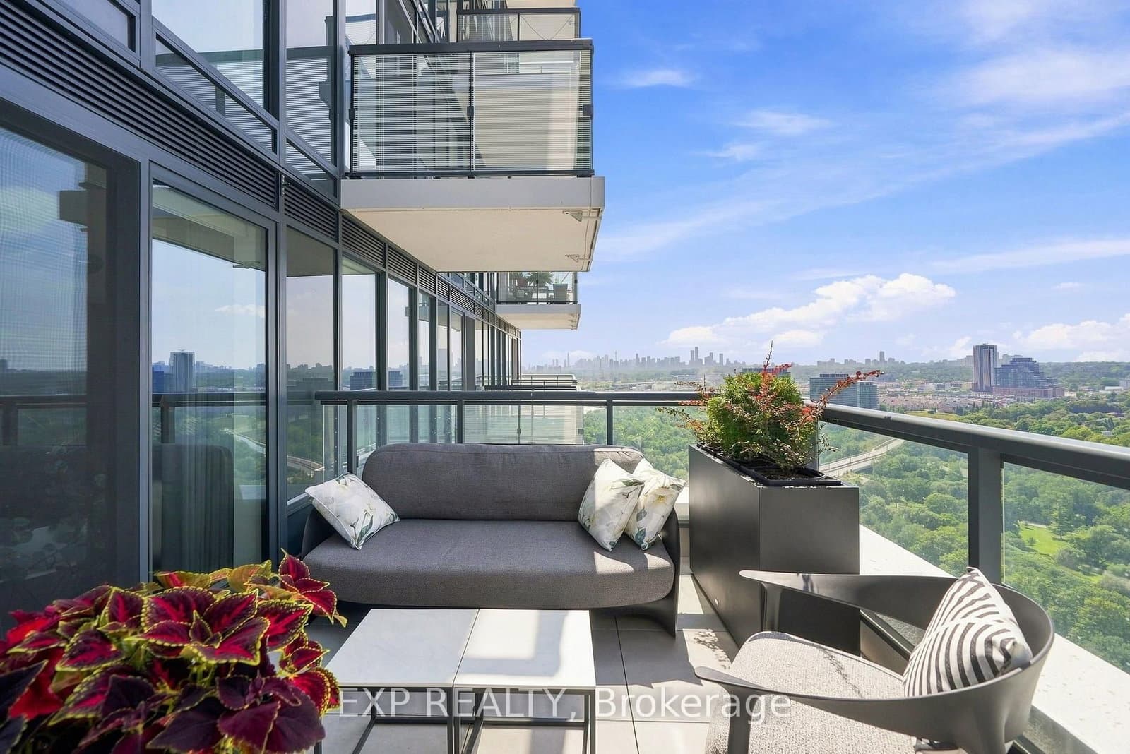 30 Inn On The Park Drive, Unit 2301 thumbnail 21