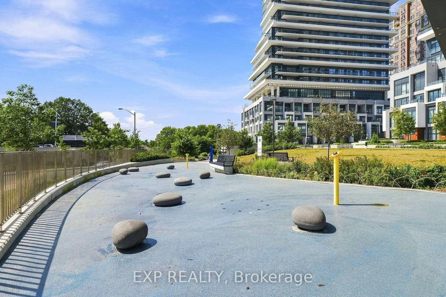 30 Inn On The Park Drive, Unit 2301 thumbnail 37