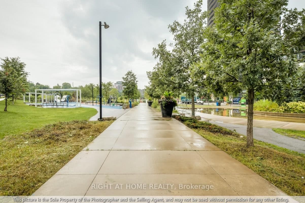 95 McMahon Drive, Unit 511 thumbnail 40