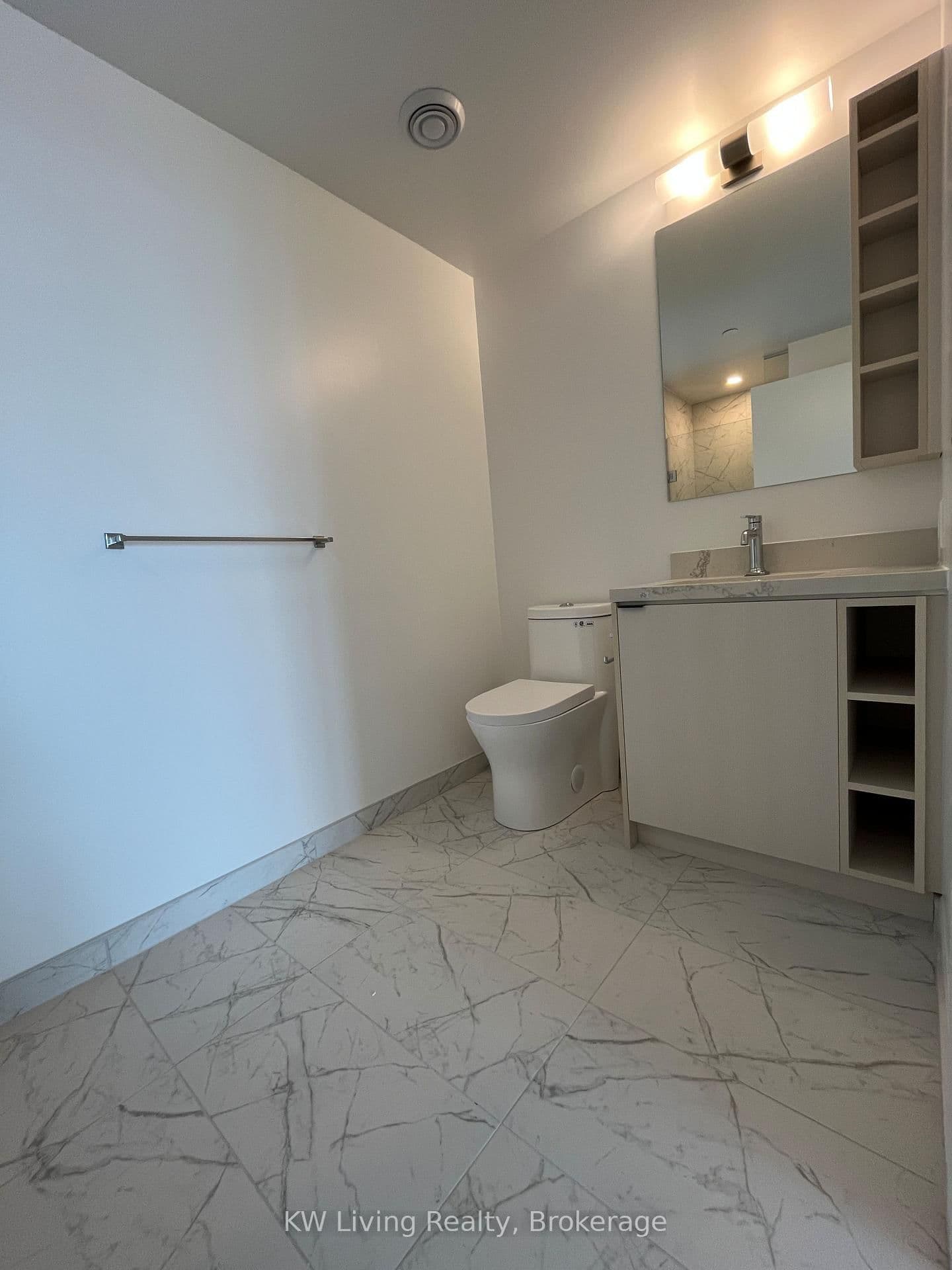 252 Church Street, Unit 5711 thumbnail 3