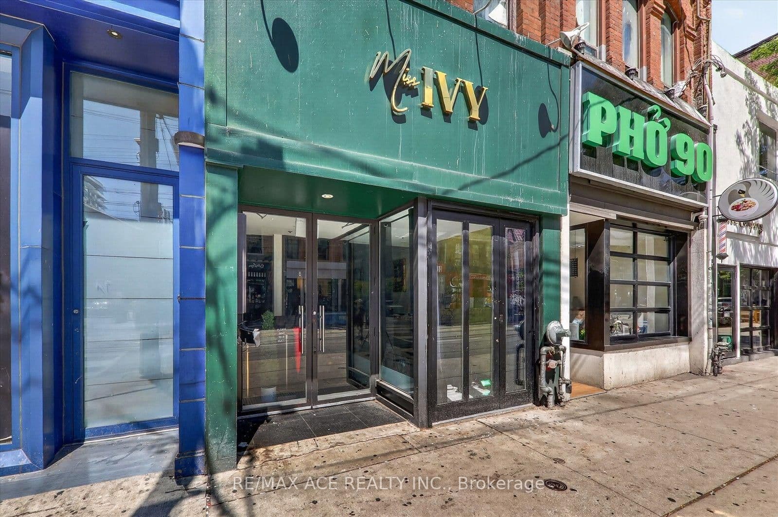 502 Queen Street W thumbnail 3