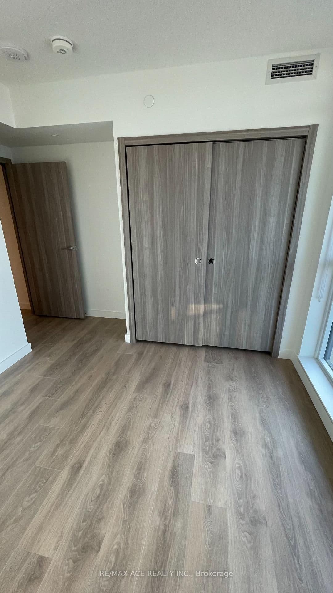 38 Widmer Street, Unit 4011 thumbnail 14