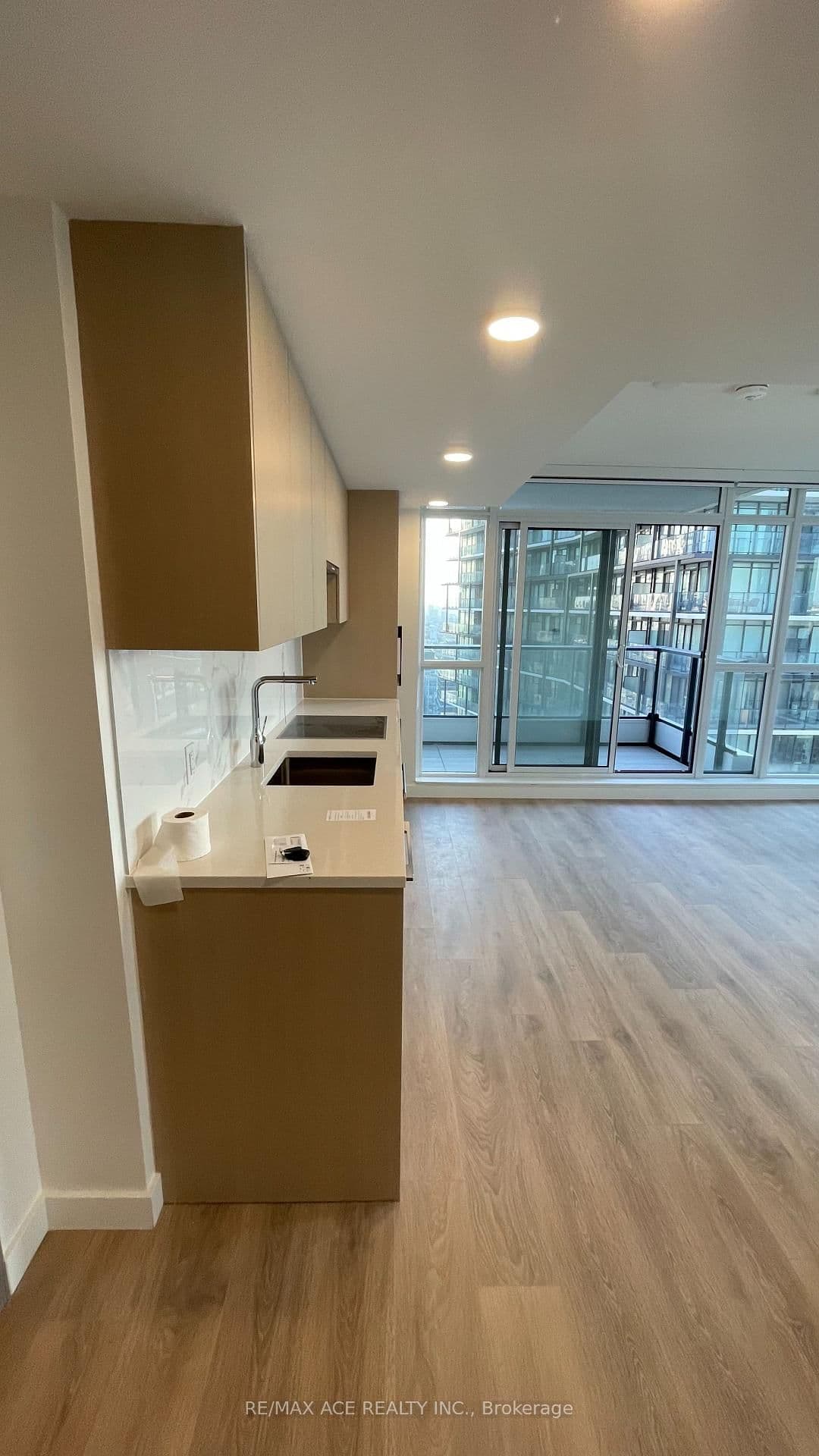 38 Widmer Street, Unit 4011 thumbnail 15