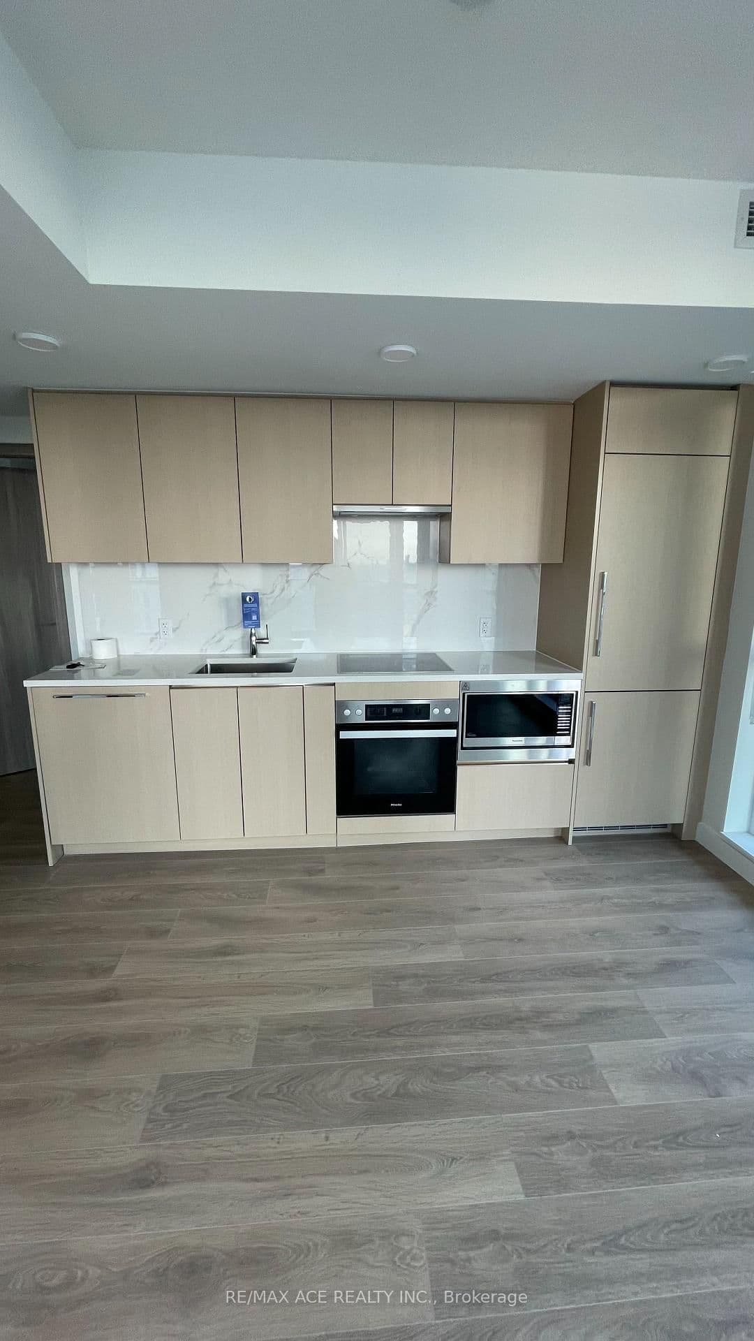 38 Widmer Street, Unit 4011 thumbnail 6