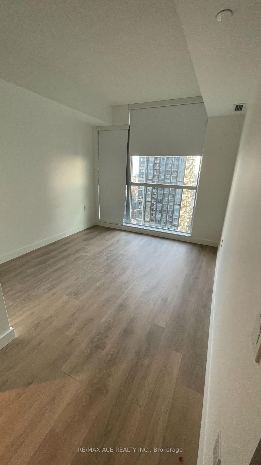 38 Widmer Street, Unit 4011 thumbnail 9