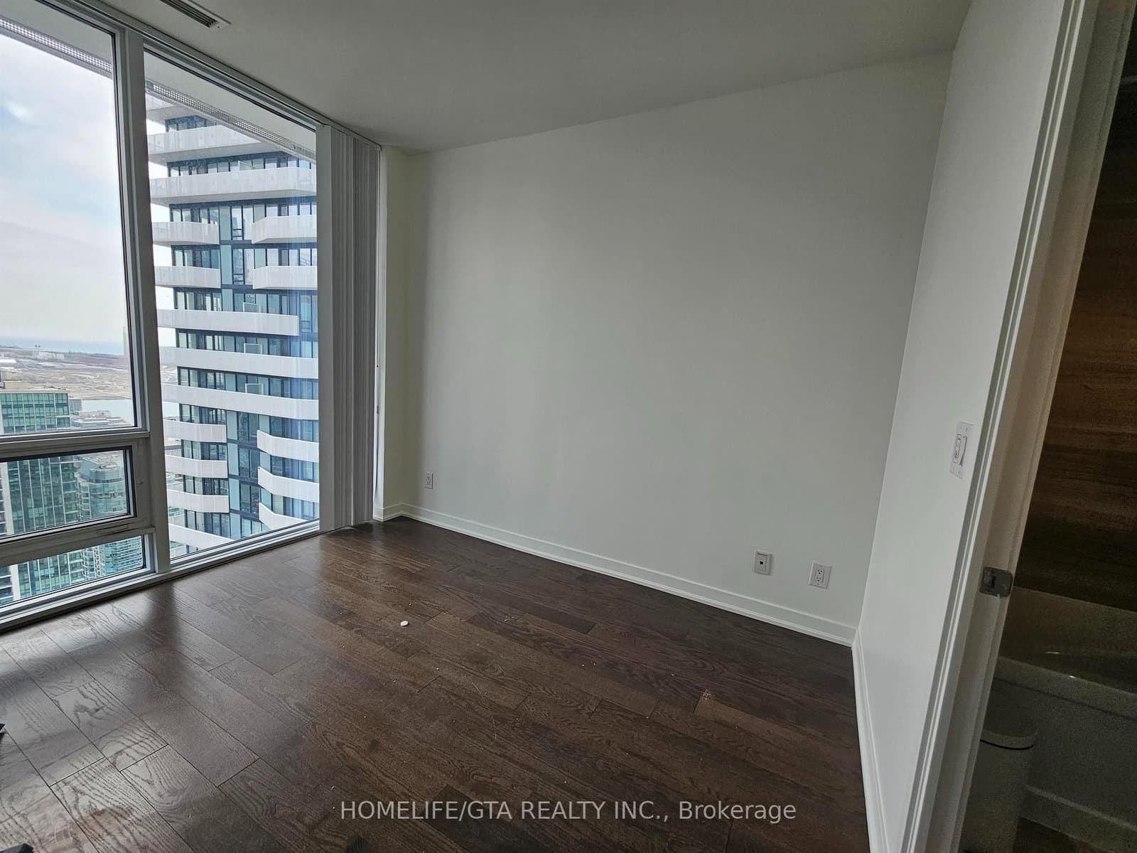 100 Harbour Street, Unit 5904 thumbnail 5