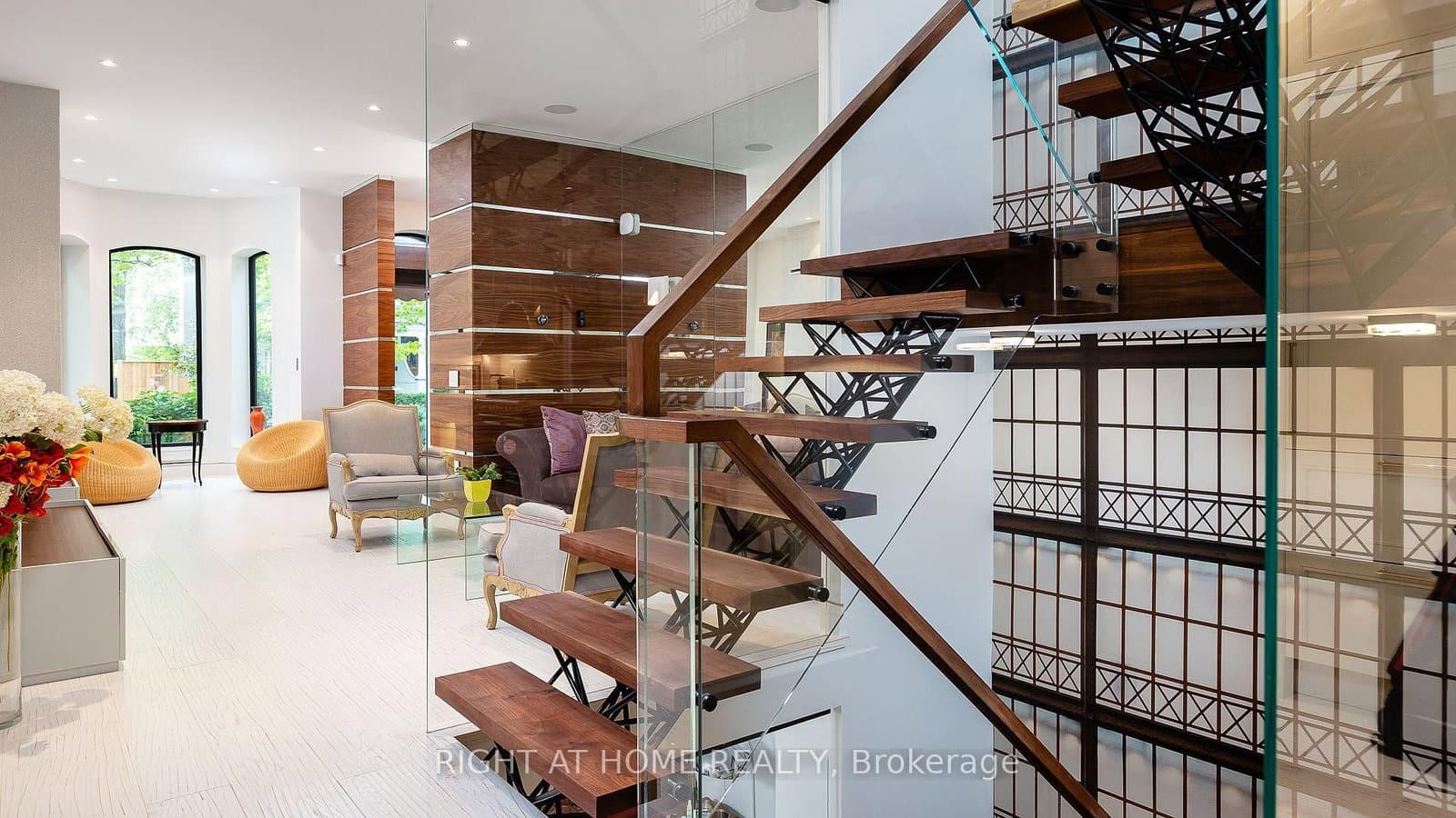 53 Hazelton Avenue thumbnail 13