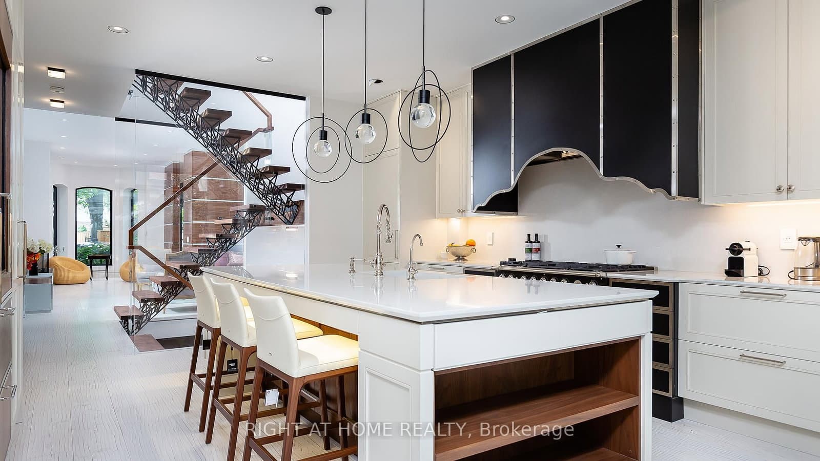 53 Hazelton Avenue thumbnail 15