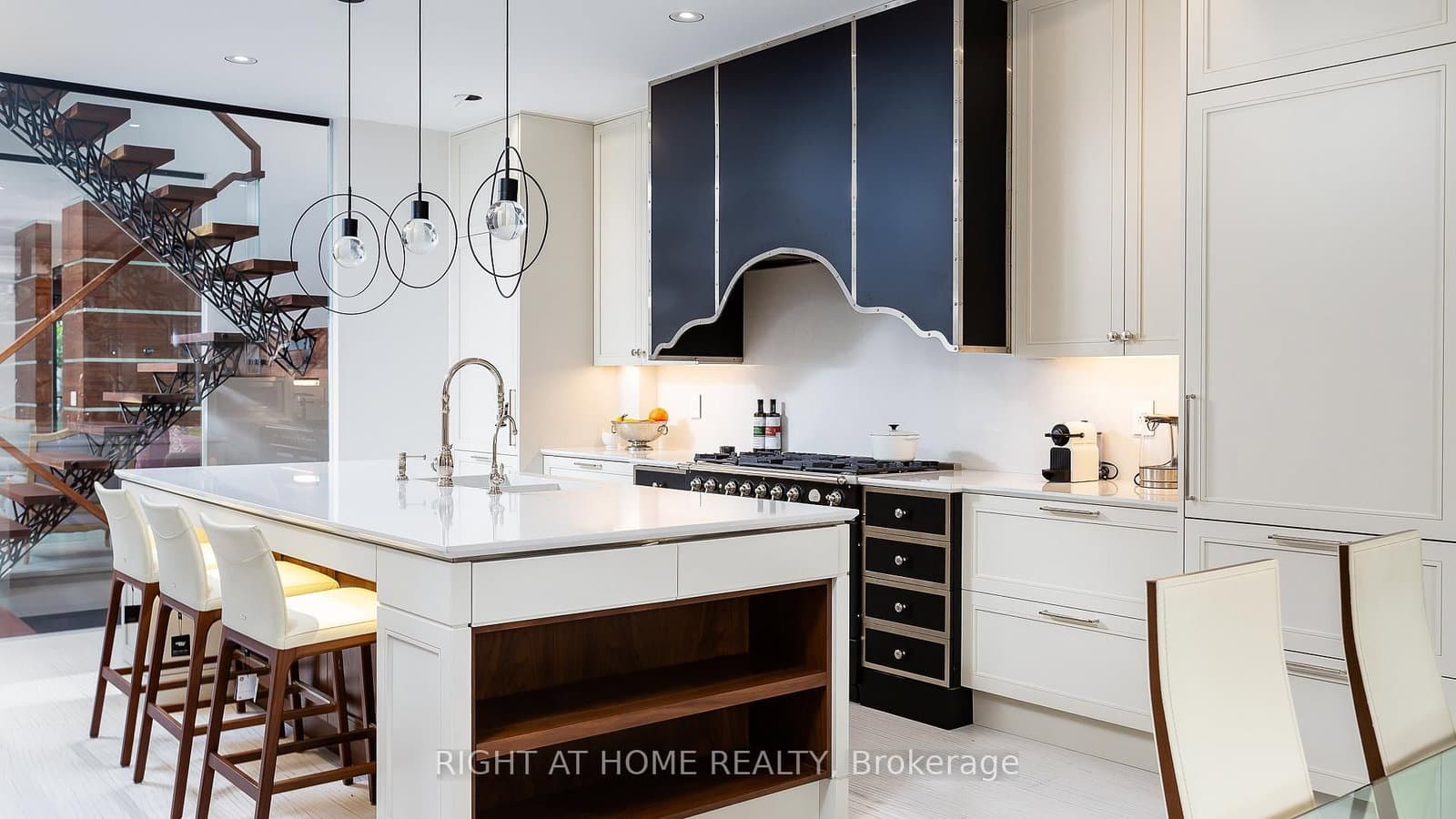 53 Hazelton Avenue thumbnail 22