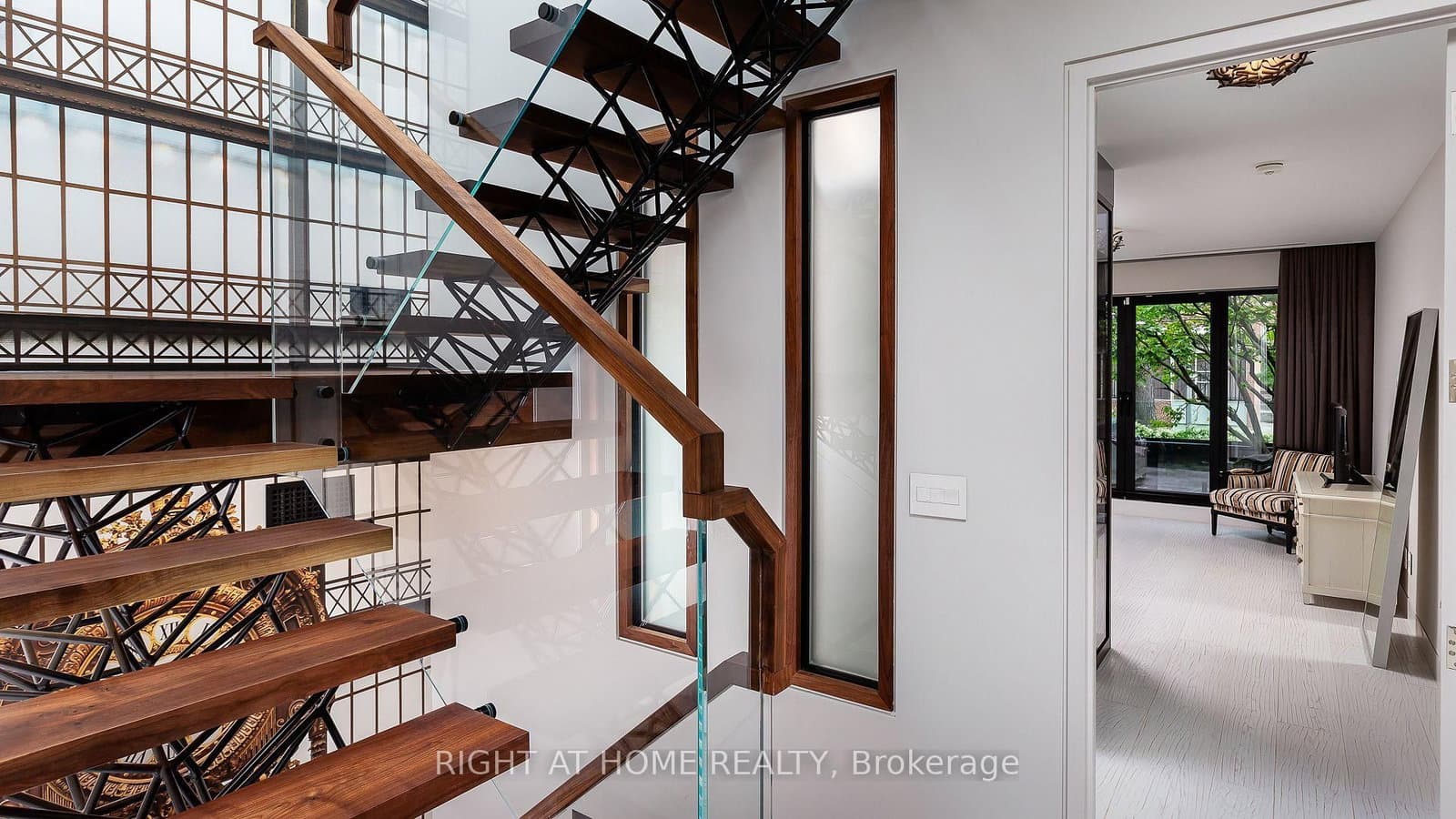 53 Hazelton Avenue thumbnail 24
