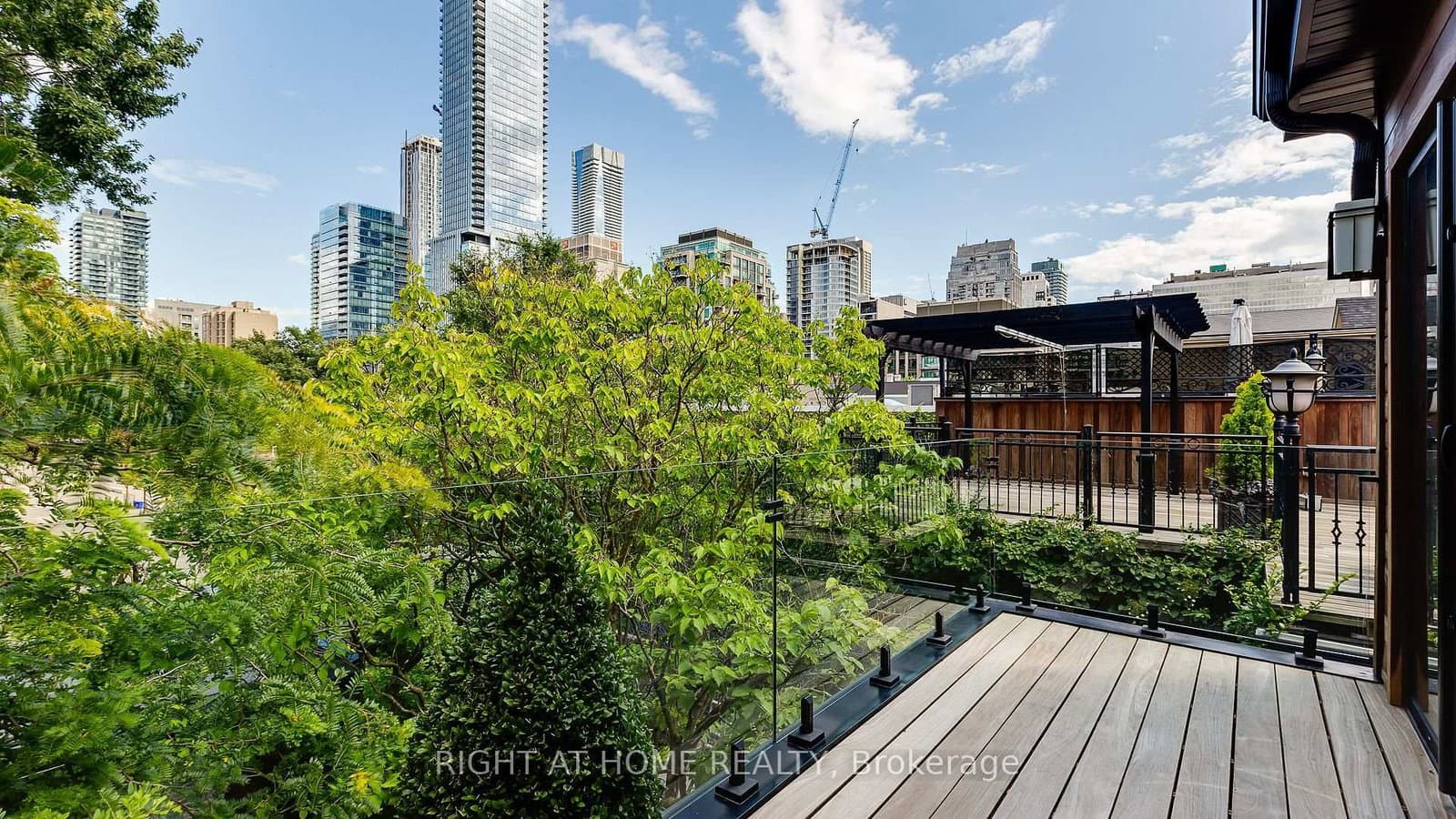 53 Hazelton Avenue thumbnail 33