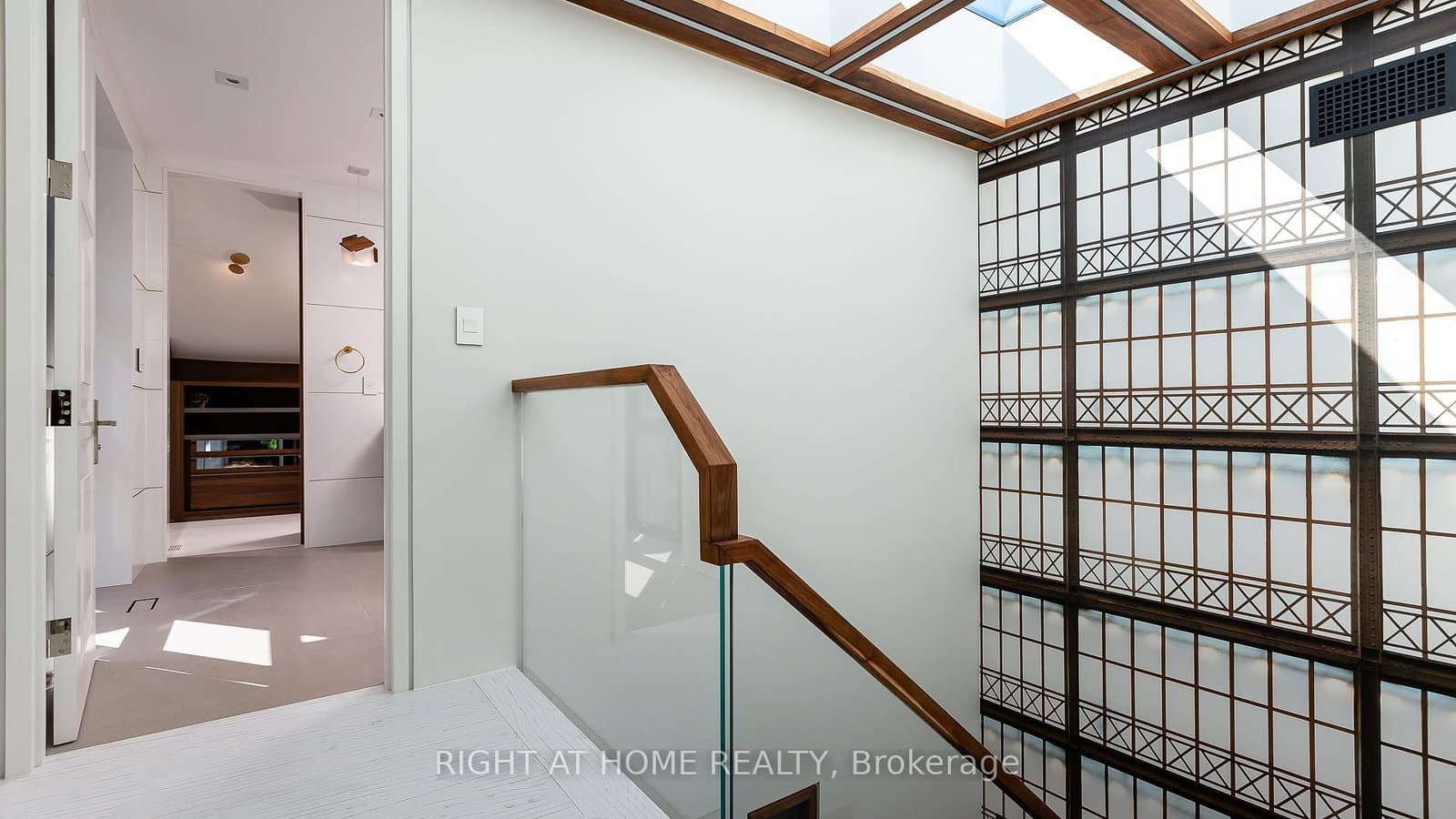 53 Hazelton Avenue thumbnail 34