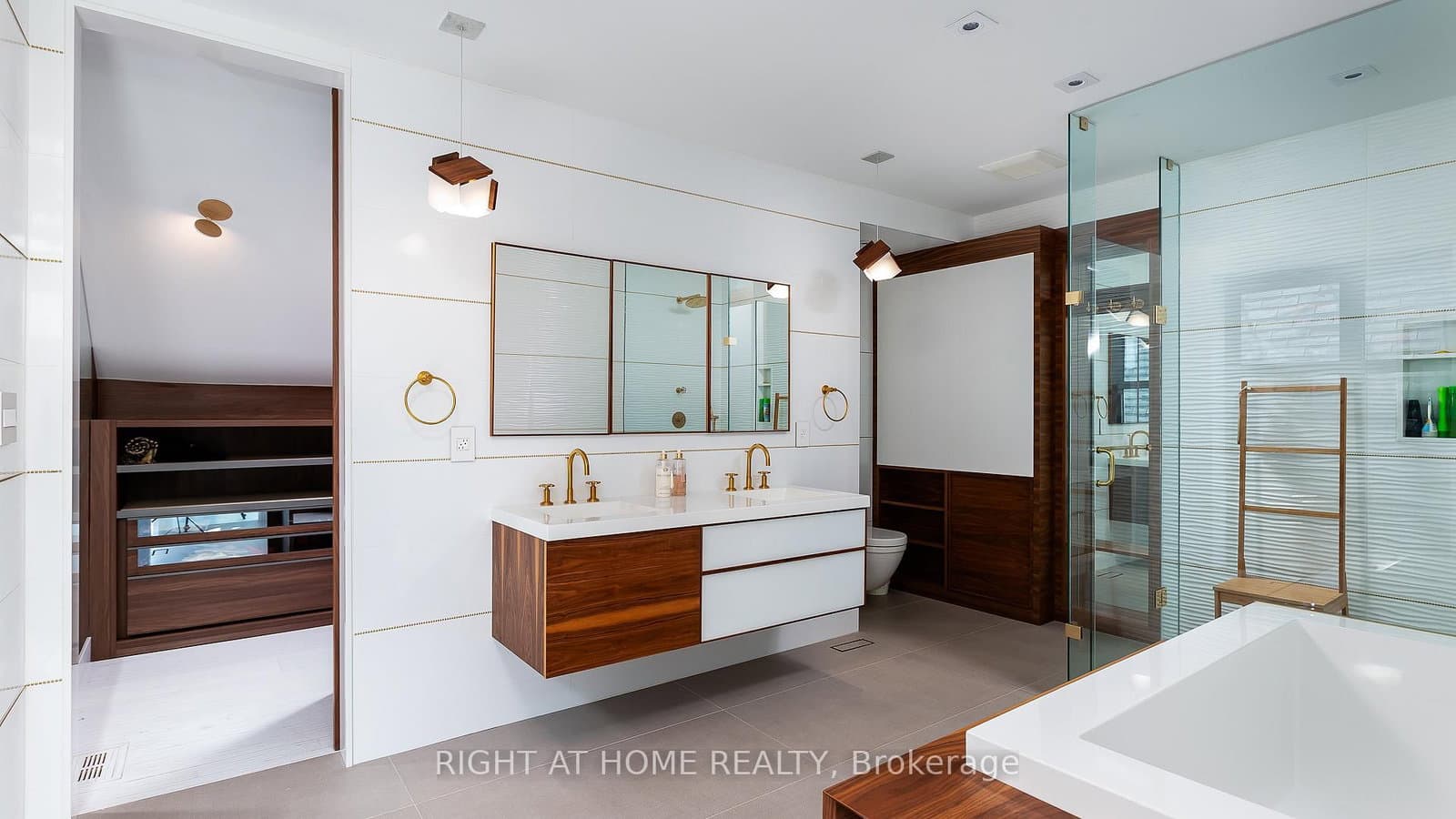 53 Hazelton Avenue thumbnail 35