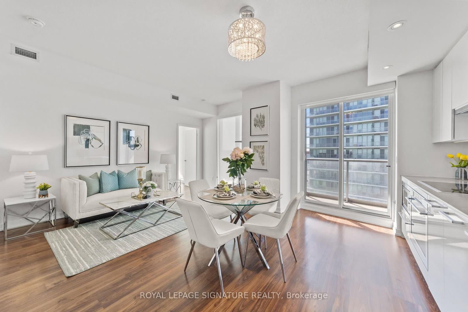 117 McMahon Drive, Unit 803