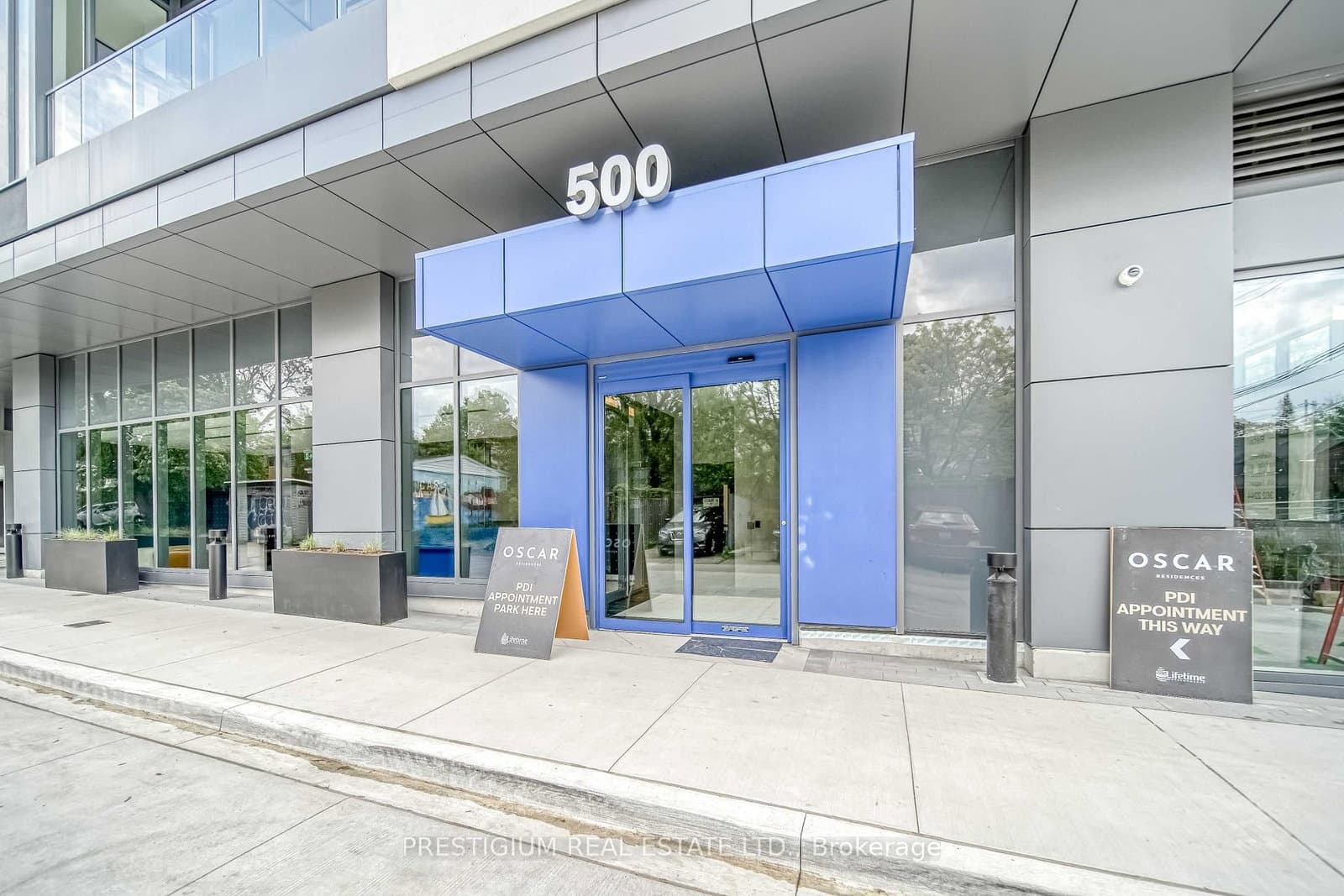 500 Dupont Street, Unit 711
