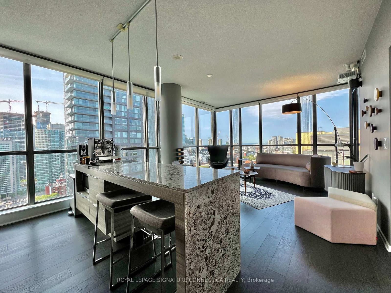 8 Charlotte Street, Unit 2107