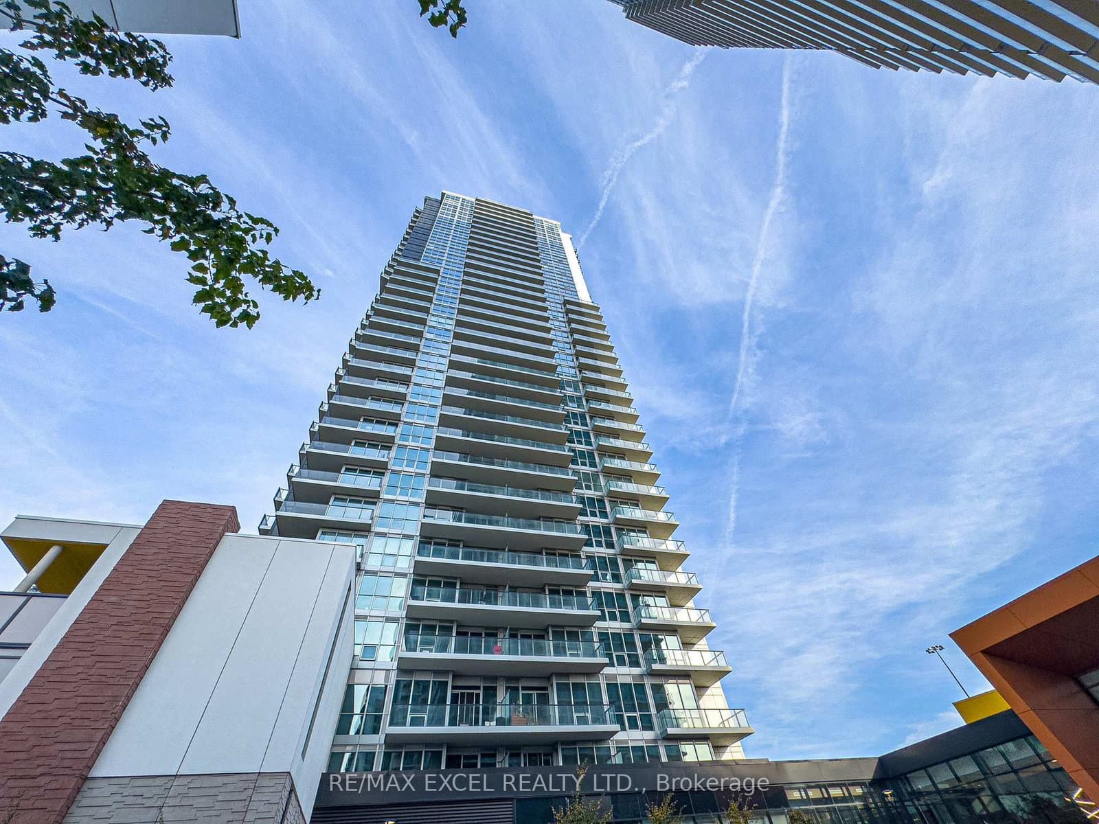 95 McMahon Drive, Unit 2209