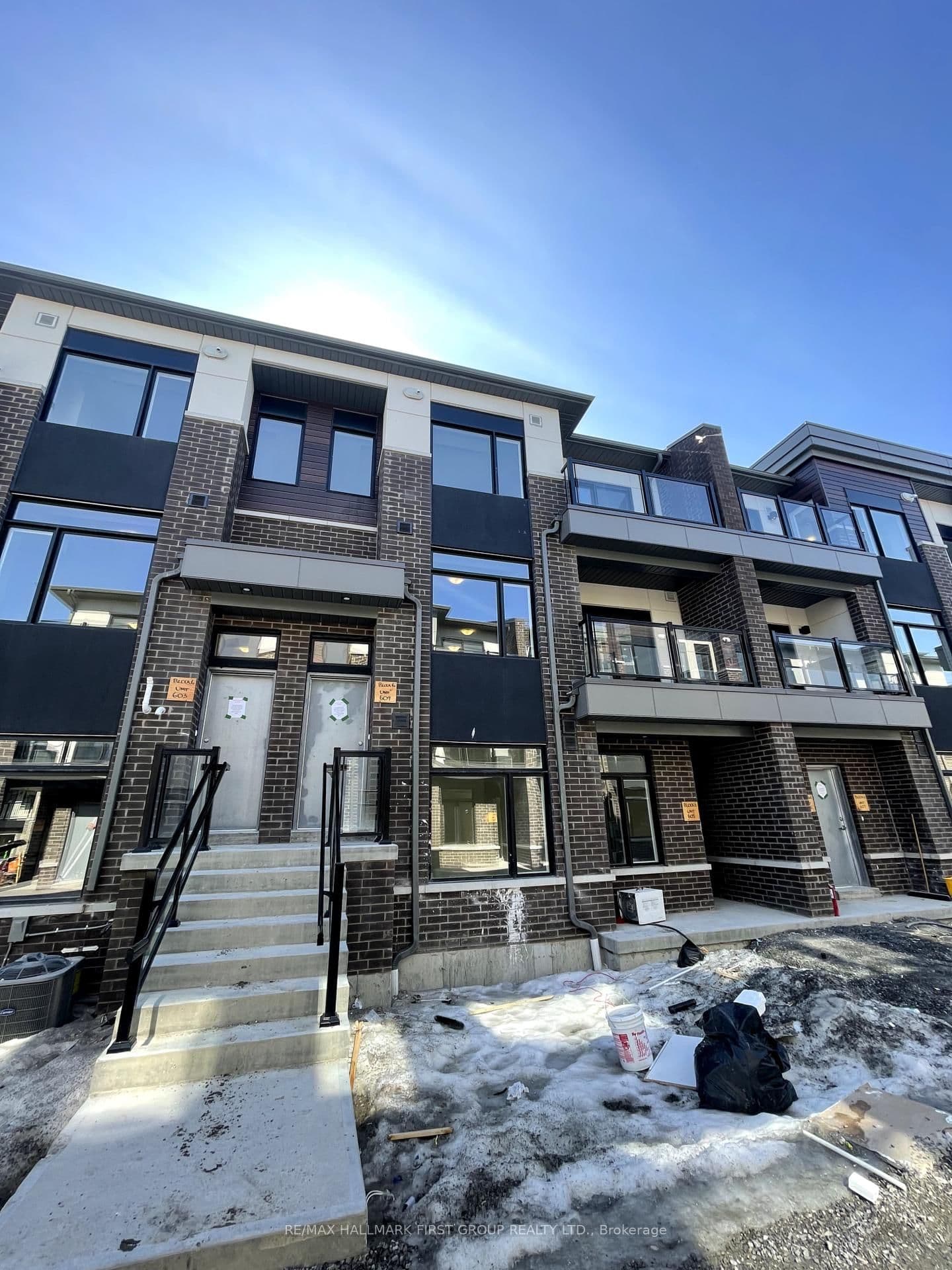 1695 Dersan Street, Unit 1004