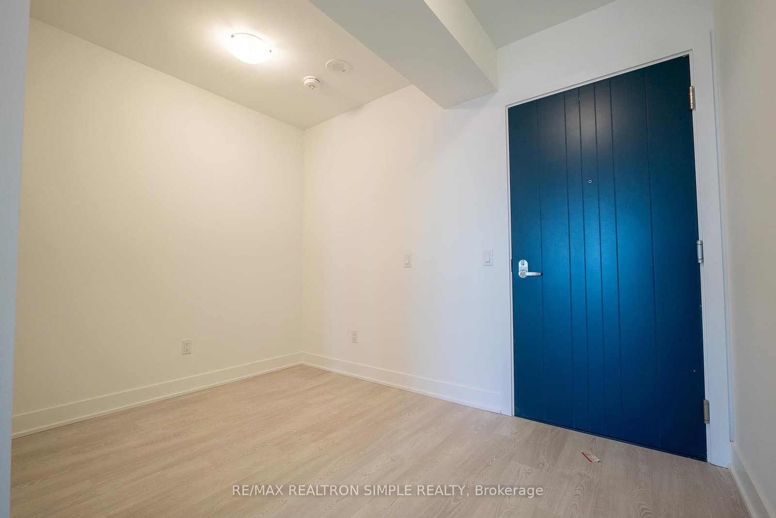 2545 Simcoe Street N, Unit 2601