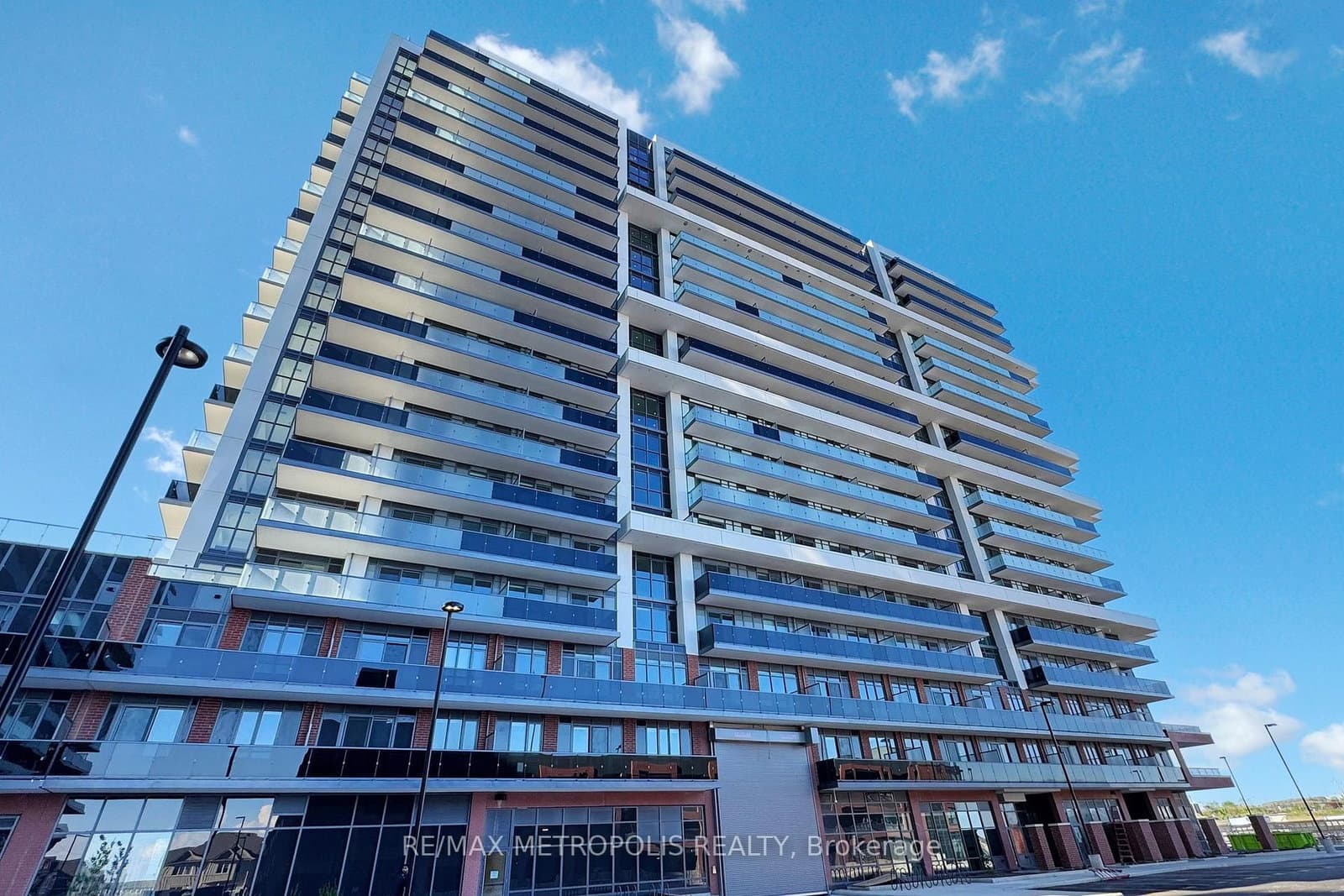 2545 Simcoe Street N, Unit 1711