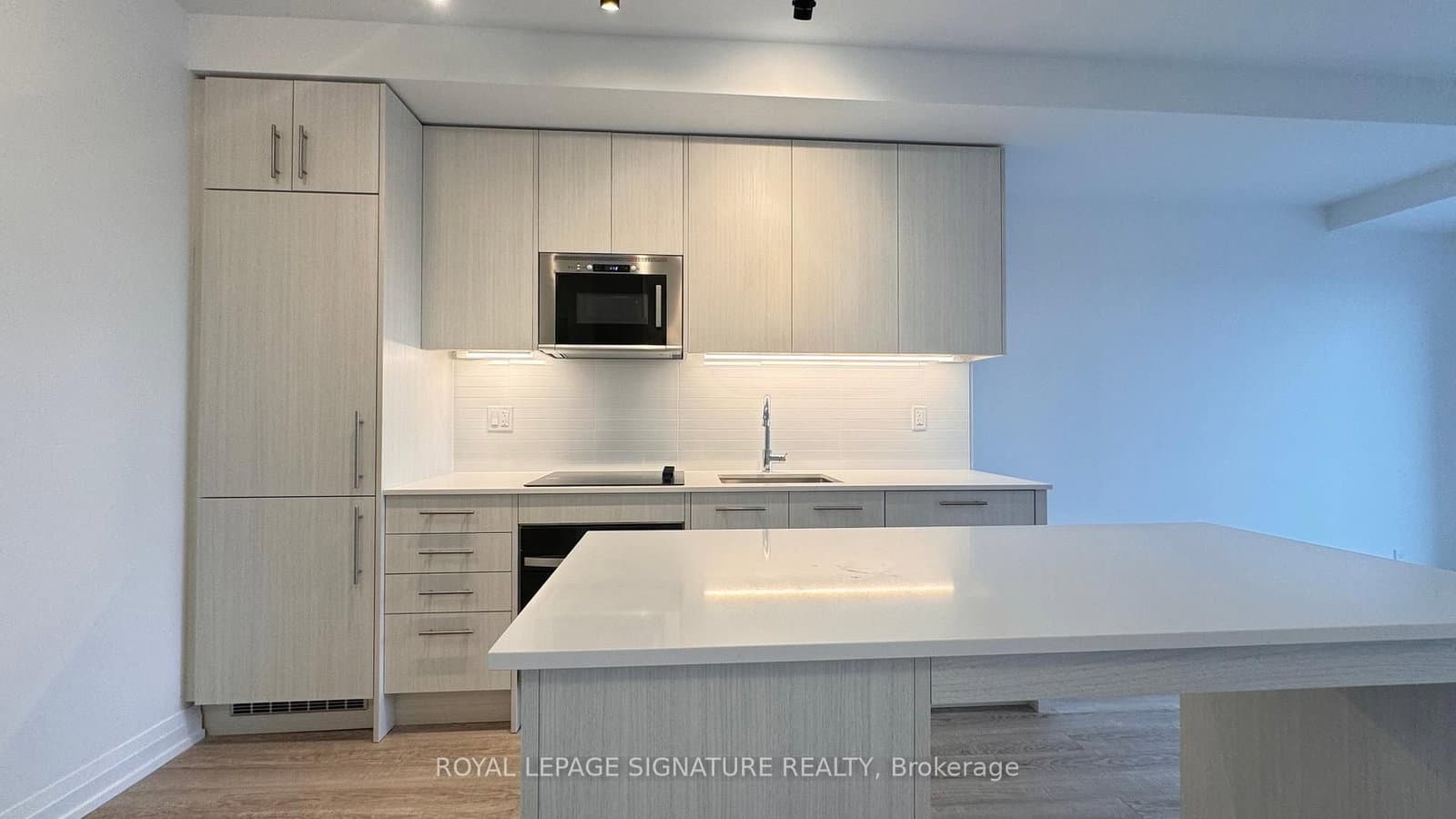 286 Main Street, Unit 1911