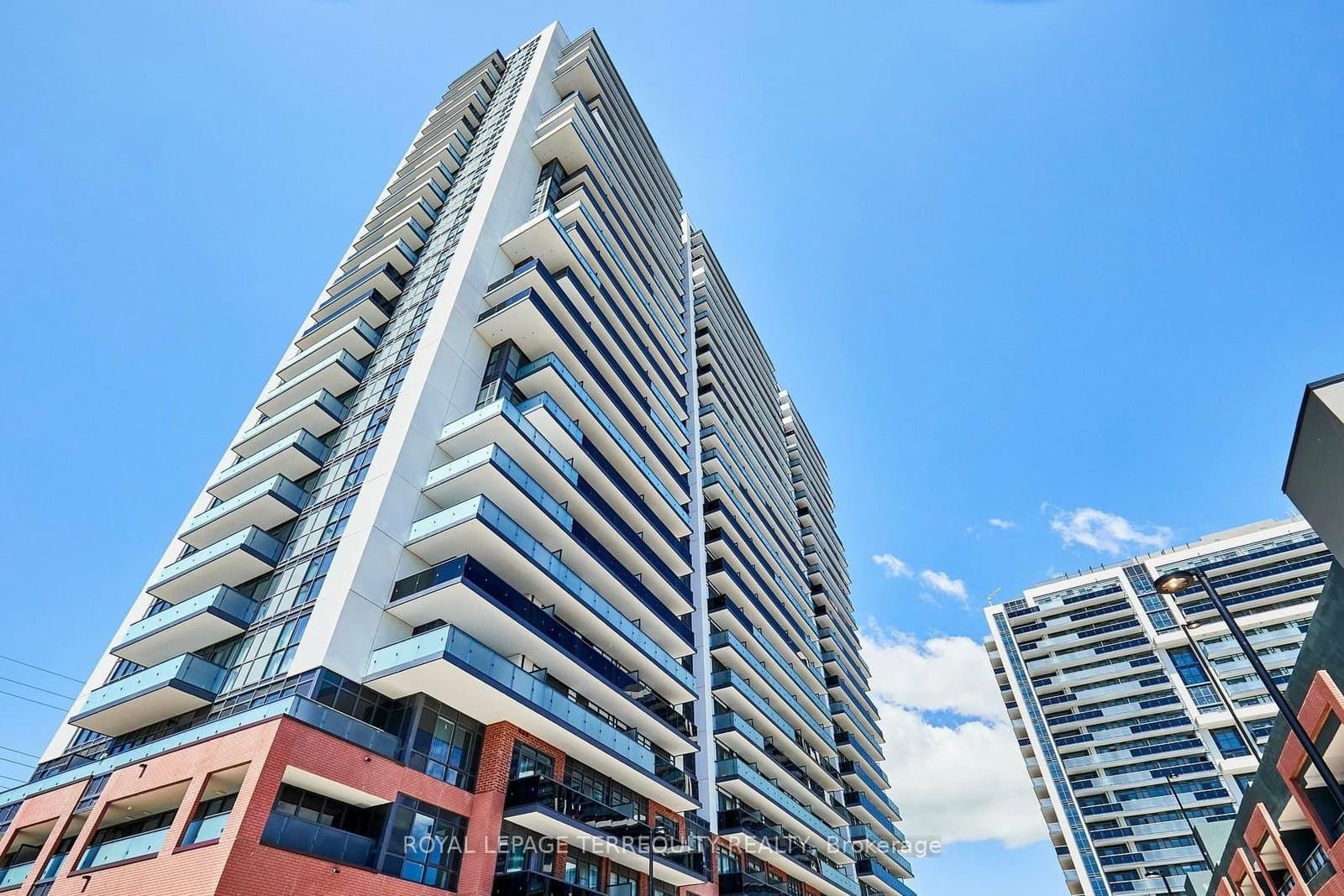 2545 Simcoe Street N, Unit 2111