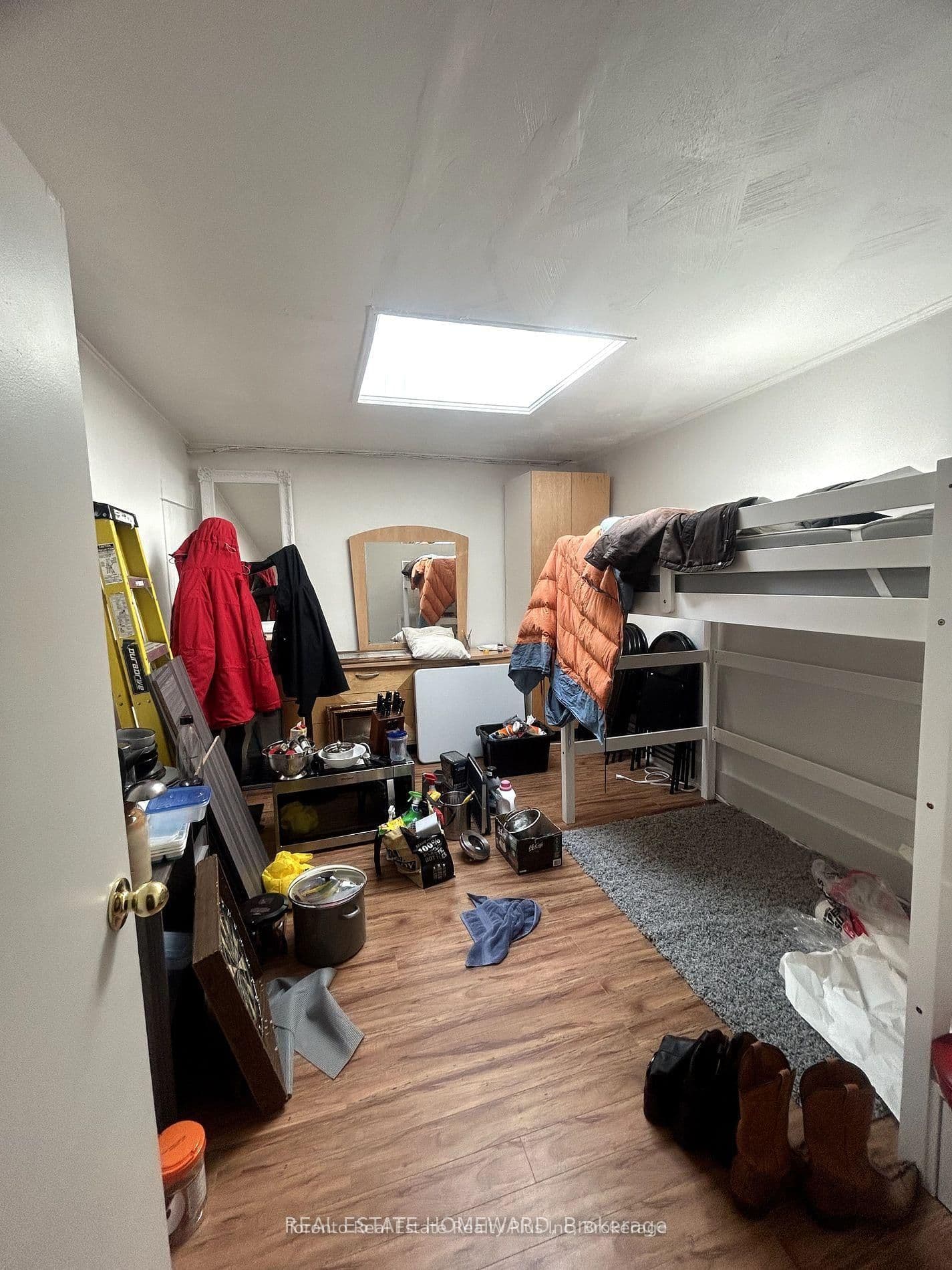 1297 Gerrard Street E, Unit A thumbnail 14