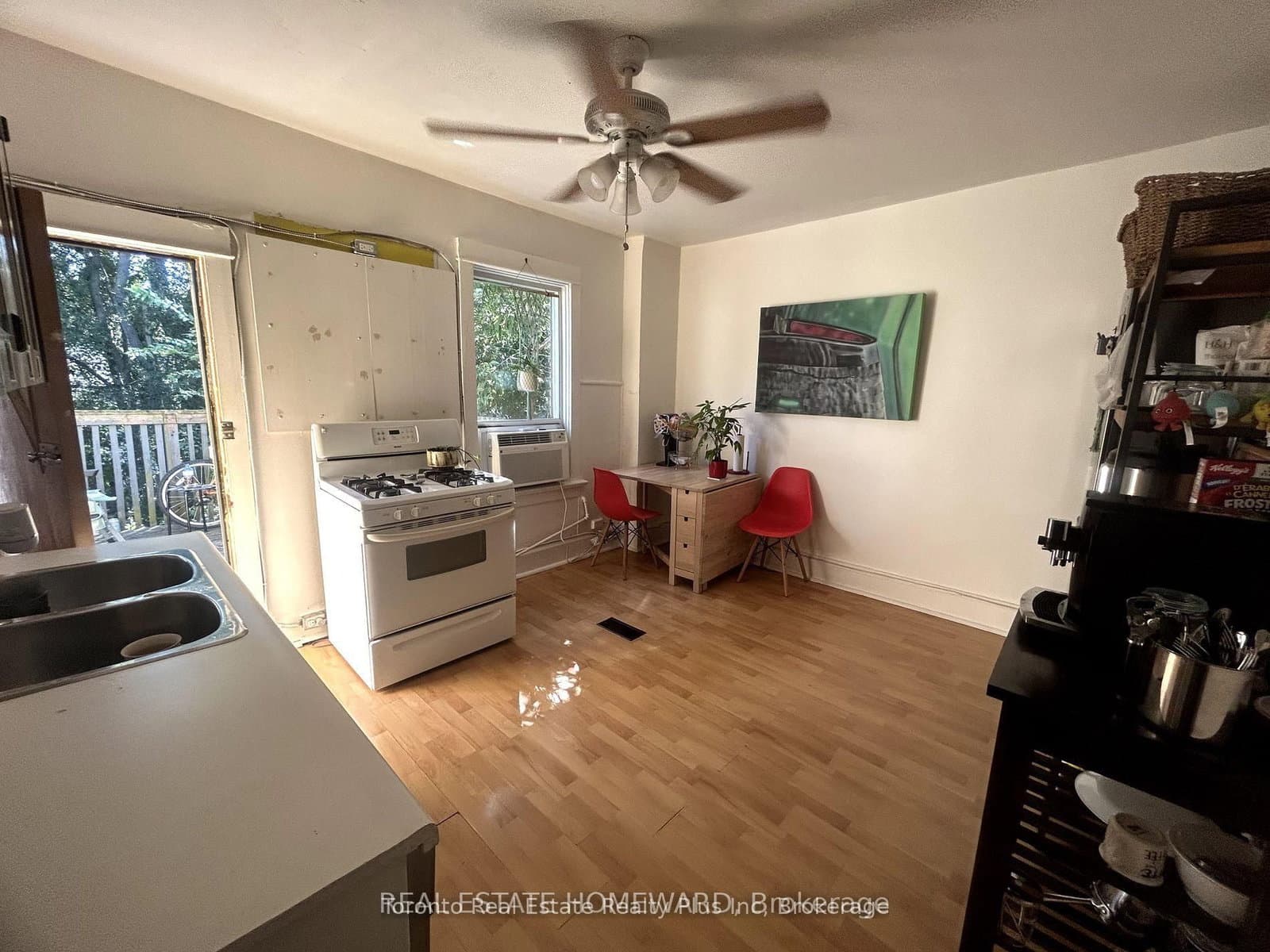 1297 Gerrard Street E, Unit A thumbnail 6