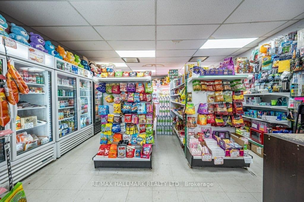 675 Broadview Avenue thumbnail 4