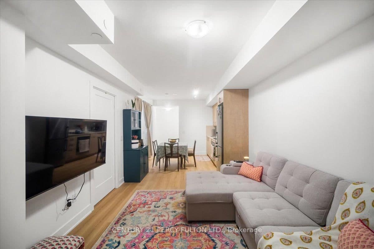 2545 Simcoe Street N, Unit 2413