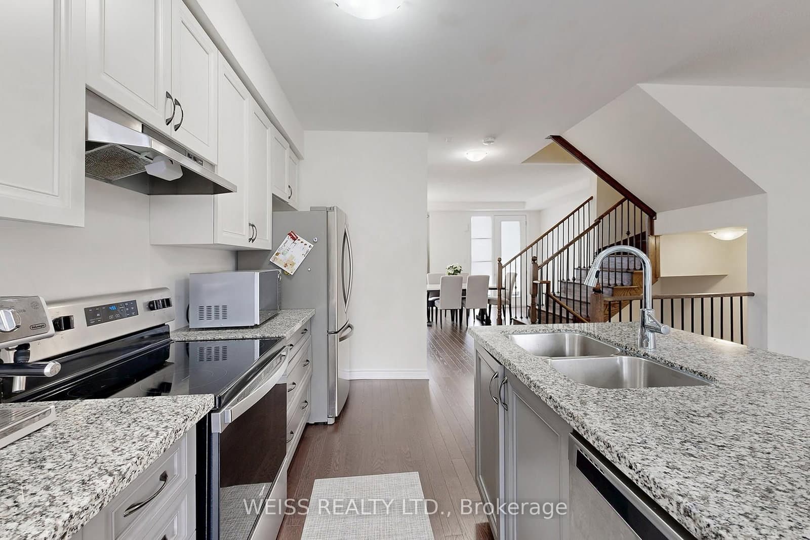 6729 Thickson Road N thumbnail 10