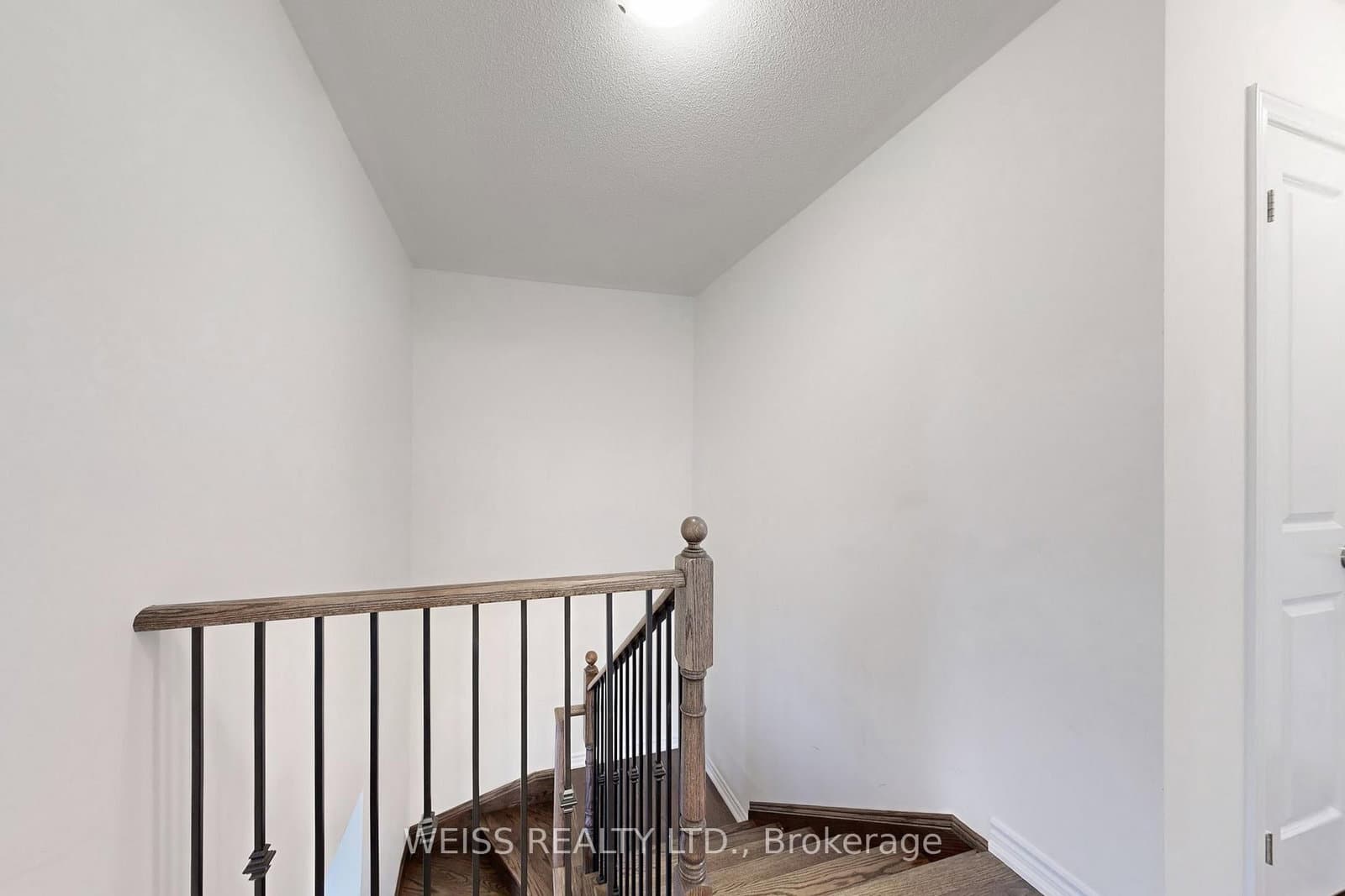 6729 Thickson Road N thumbnail 16