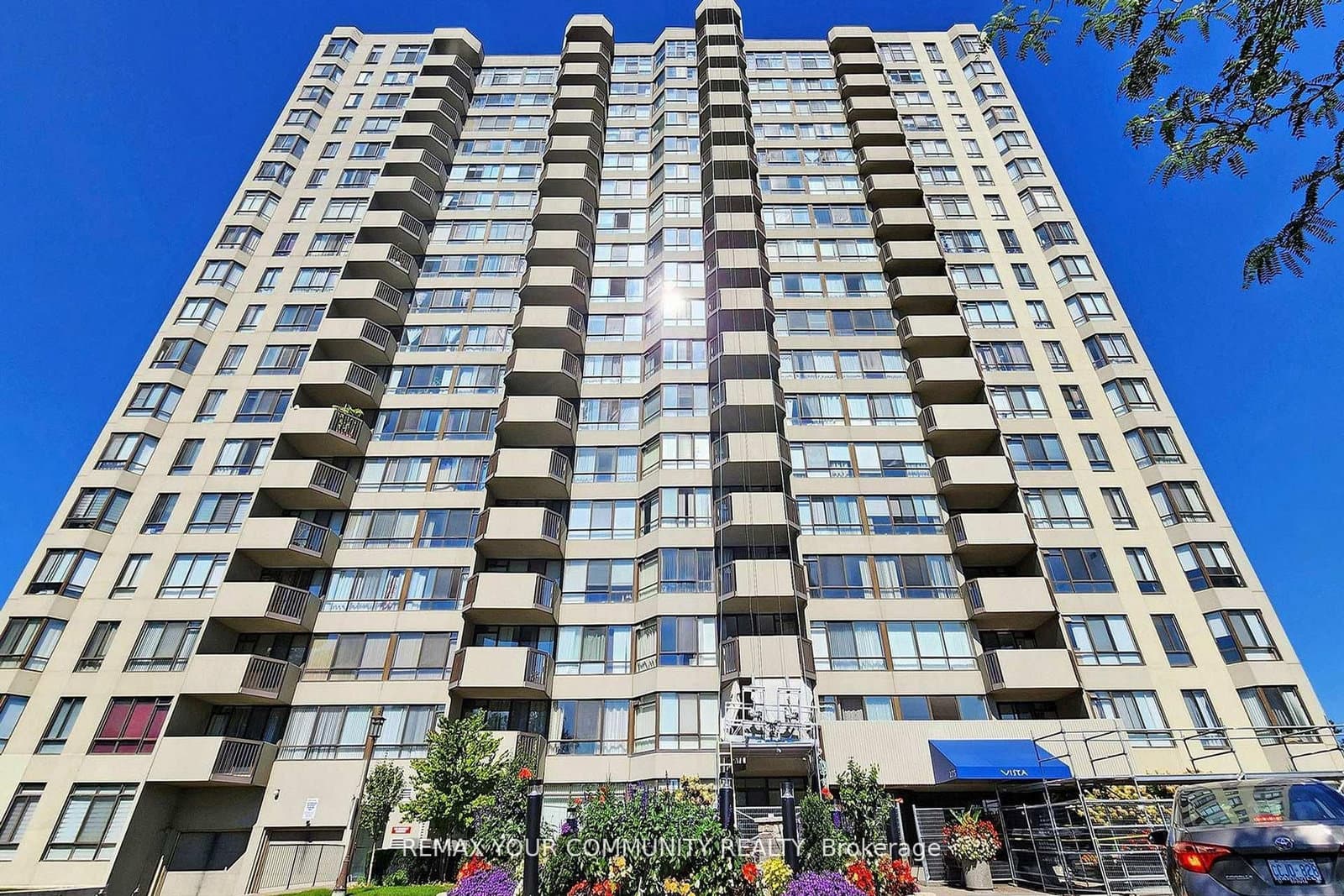 #910 - 275 Bamburgh Circle