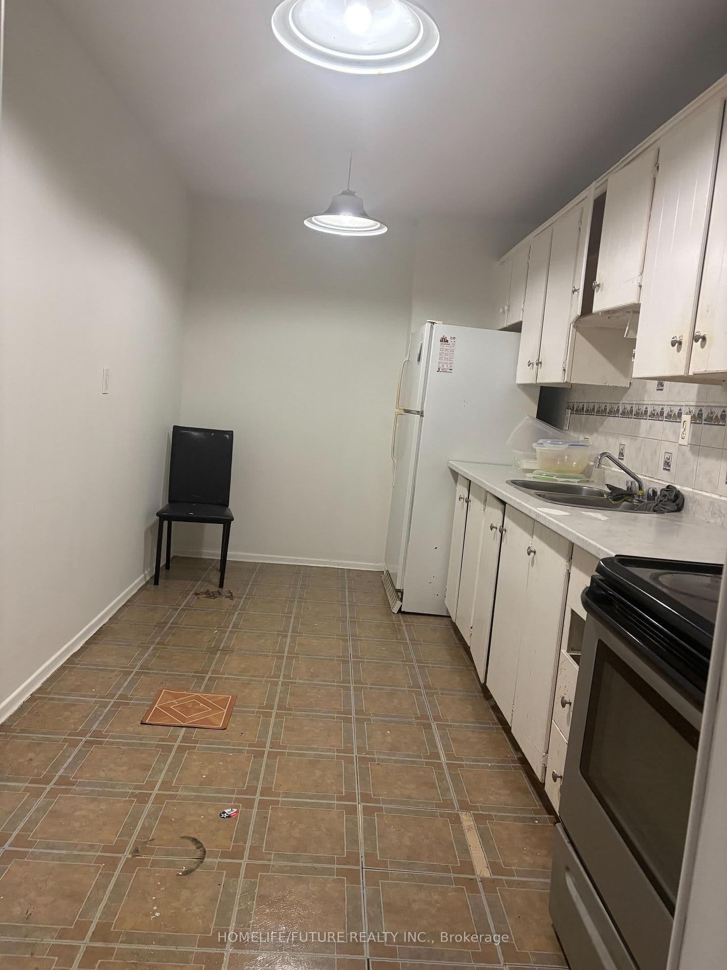 4064 Lawrence Avenue E, Unit 210 thumbnail 3