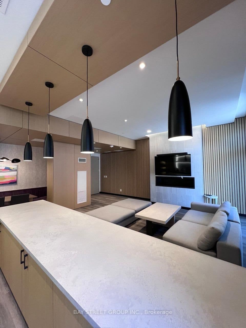 2369 Danforth Avenue, Unit 801 thumbnail 16