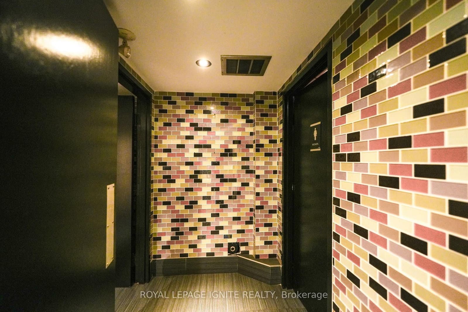 2024 Queen Street E, Unit 2022 thumbnail 29
