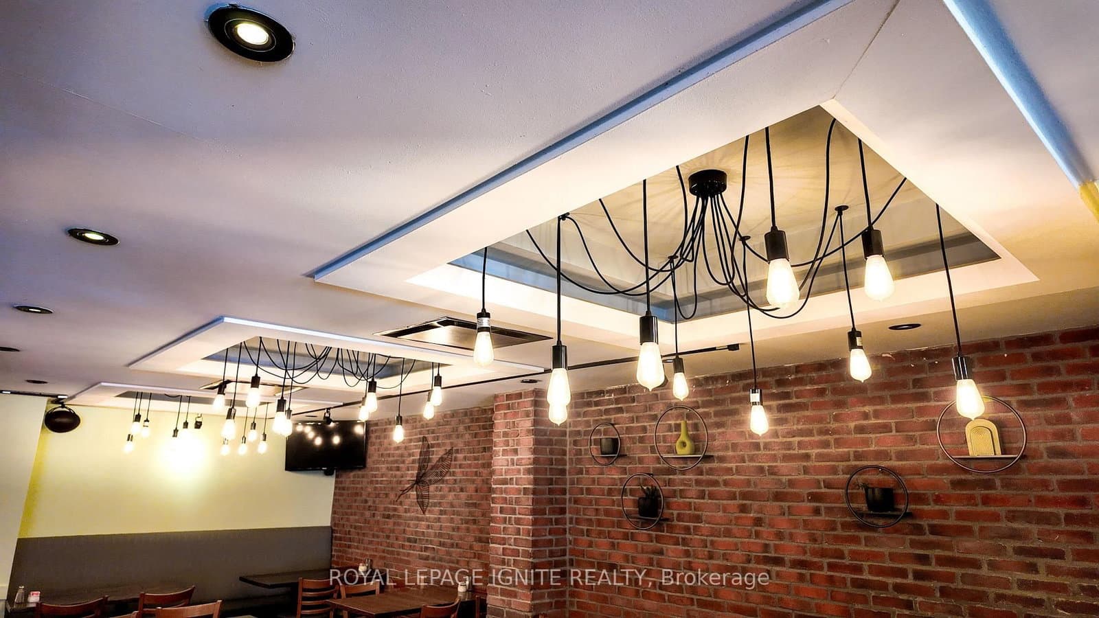2024 Queen Street E, Unit 2022 thumbnail 6
