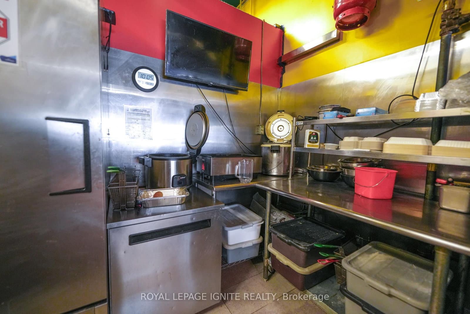 200 Carnwith Drive E, Unit 9 thumbnail 10