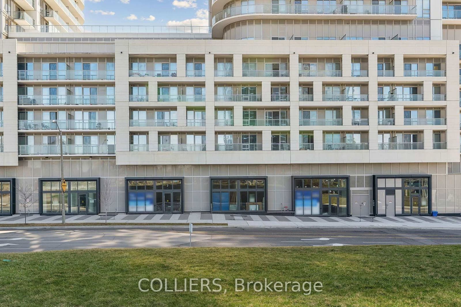 5 Village Green Square - Image 1