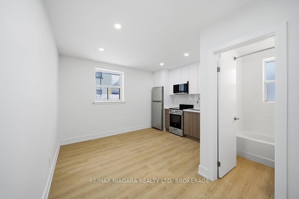 995 O'connor Drive thumbnail 4