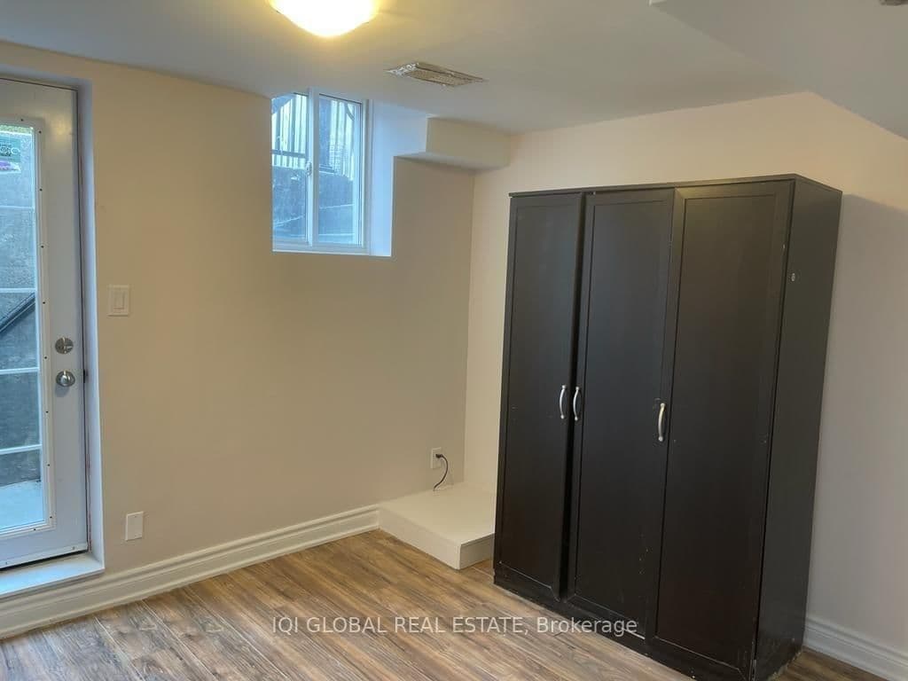 29 Nobbs Drive, Unit Bsmt thumbnail 5