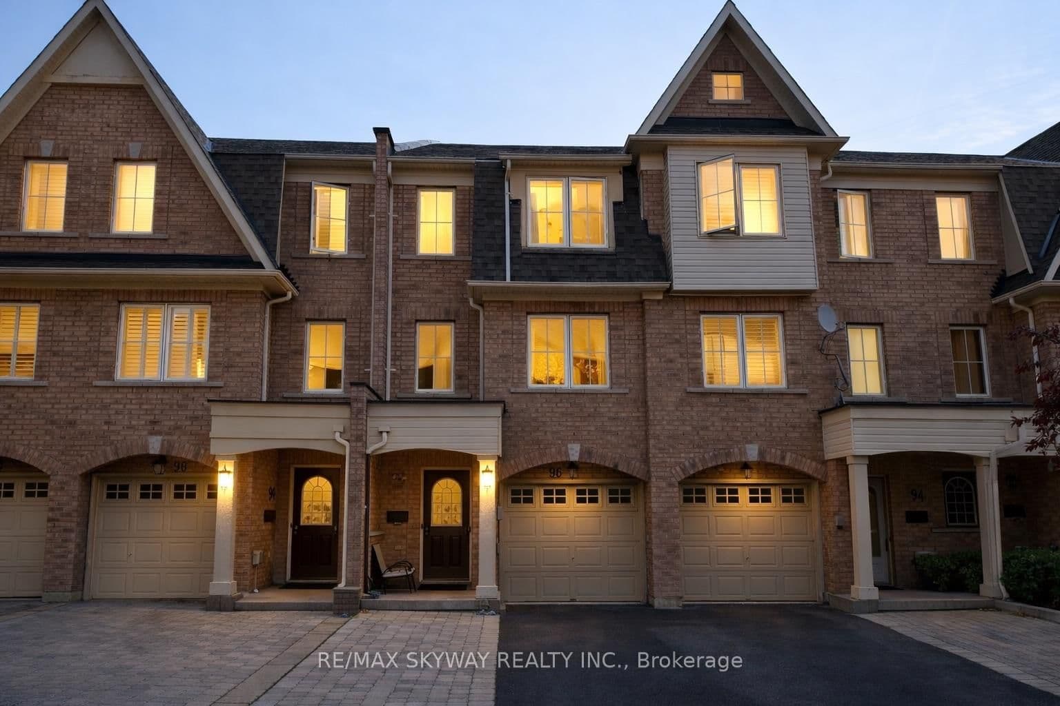 96 Jenkinson Way - Image 1
