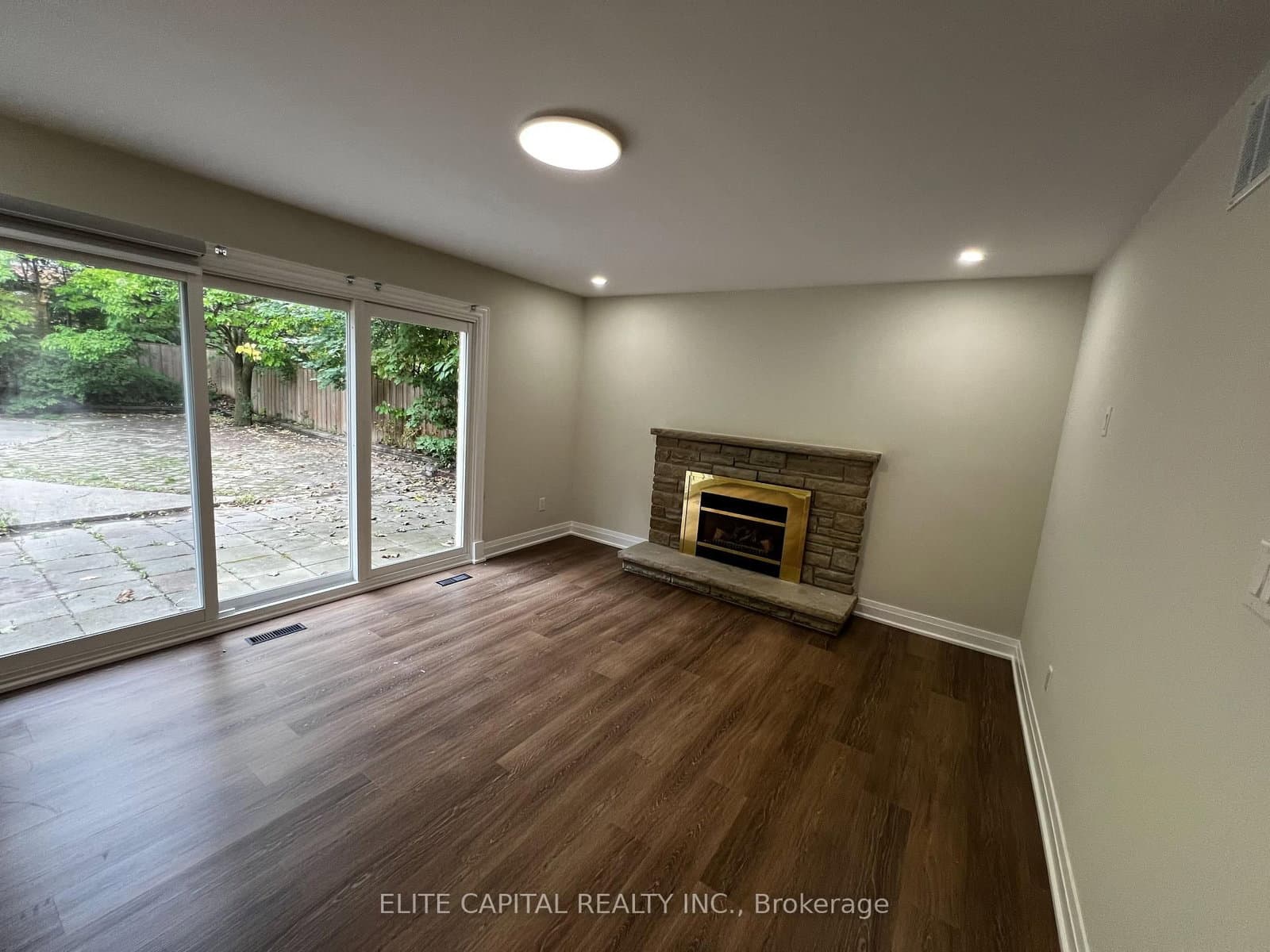 218 Chartland Boulevard S thumbnail 13