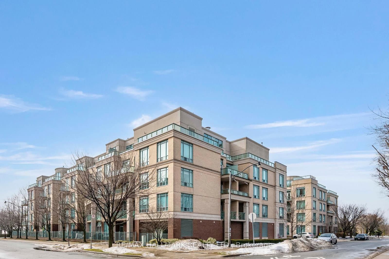 #222 - 35 Boardwalk Drive