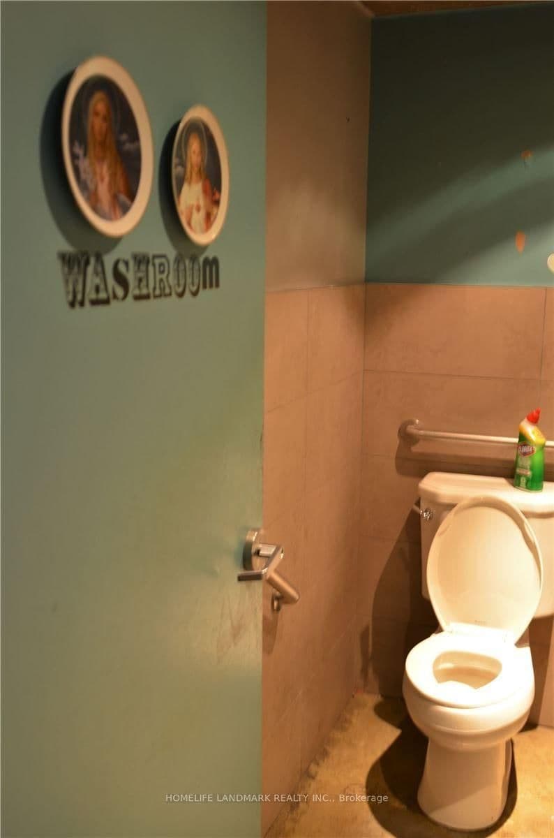 747 Queen Street E, Unit 101 thumbnail 7