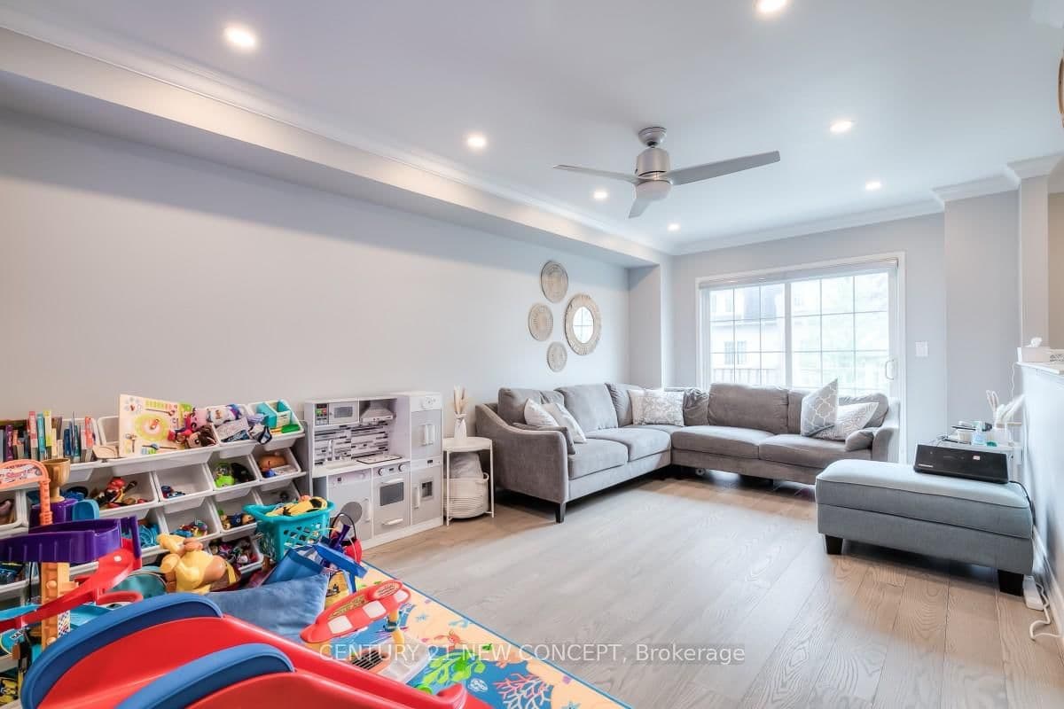 735 Sheppard Avenue, Unit 33 thumbnail 3